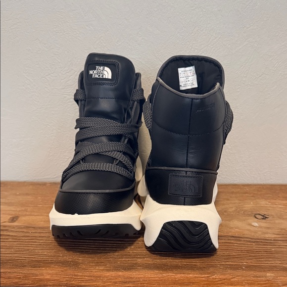 The North Face Black Halseigh Thermoball Waterproof Boot - Picture 3 of 7